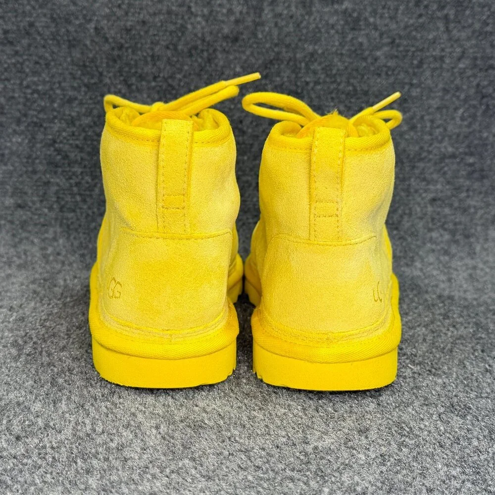 UGG Neumel II Boot Girl's Size‎ 6 Yellow Suede Mid Lace Chukka Winter Sneakers